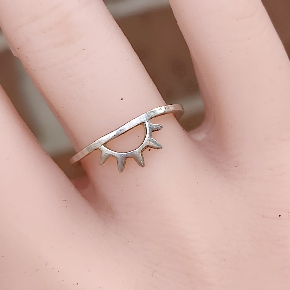 ☀️ Hammered Sterling Silver Sun Ring - Picture 3 of 5